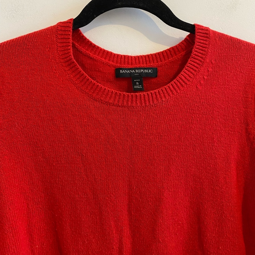 Banana Republic Red Crew Neck Sweater Size Small - Picture 2 of 5